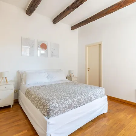 公寓 Piazza Navona Rooftop Retreat B