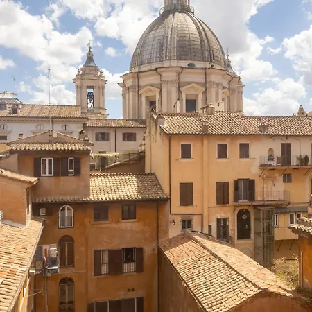 Piazza Navona Rooftop Retreat B *
